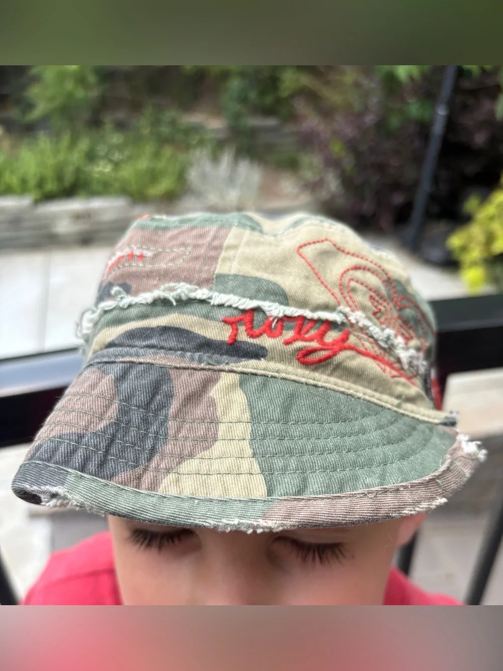 Women’s Roxy Camo Hat with Red Embroidery